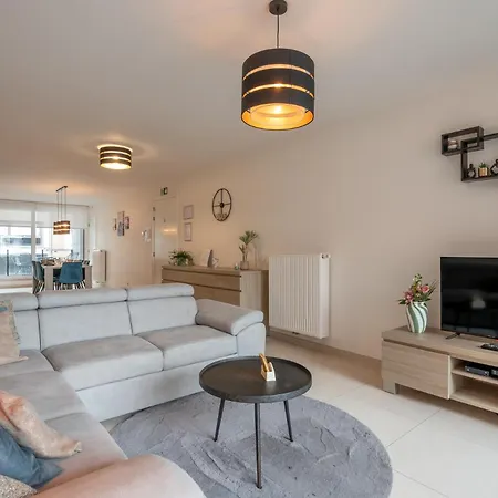 Cozy Coastal In 2br, Terrace & Garage 아파트 *