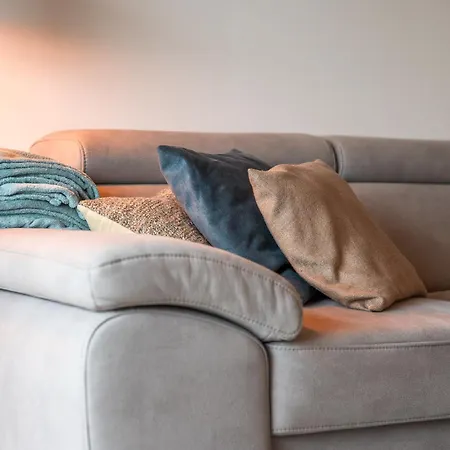 Cozy Coastal In 2br, Terrace & Garage 아파트 *