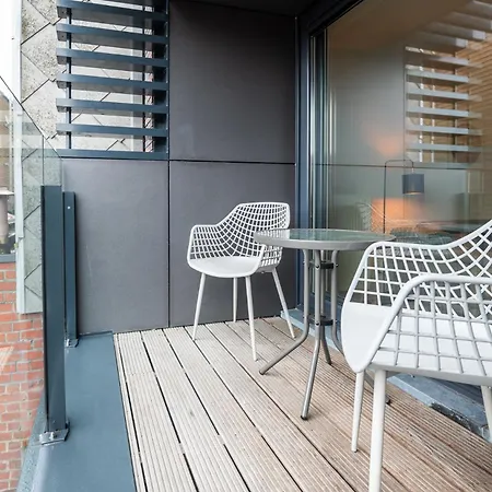 아파트 Cozy Coastal In 2br, Terrace & Garage